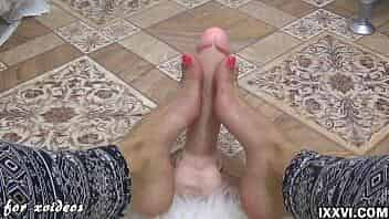 Masturbate the dildo my feet and I really like it video