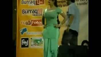 Paki Booby Stage Acctress Saima Khan shaking big boobs on stage video