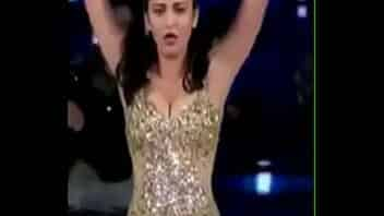 shruthihassan boobs dance show TAMIL GILMA VIDEOS video