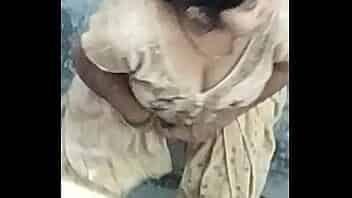 Big boob bhabhi showing her tits video